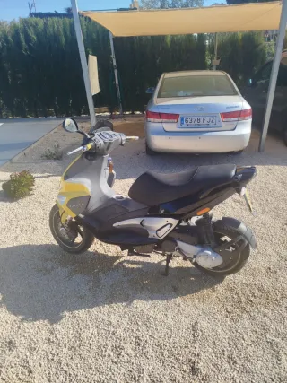 Gilera Runner 50 Scooter Amarillo/Negro