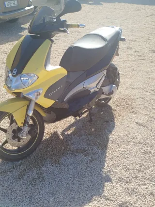Gilera Runner 50 Scooter Amarillo/Negro