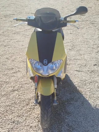 Gilera Runner 50 Scooter Amarillo/Negro