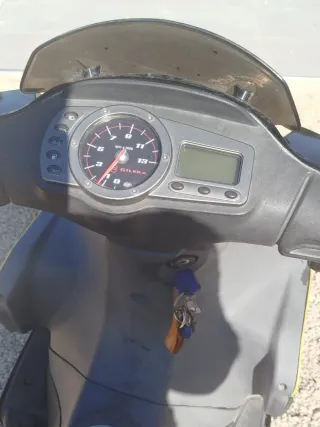 Gilera Runner 50 Scooter Amarillo/Negro