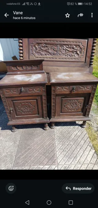 Mueble vintage de madera tallada