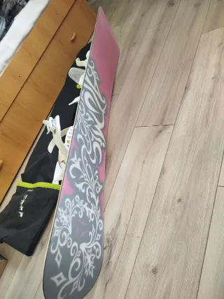 Tavola da snowboard con attacchi economica