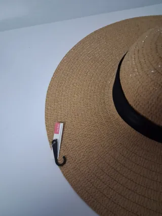 Sombrero de paja con lazo negro