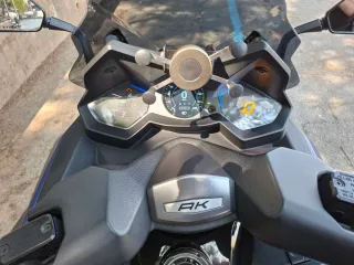 Kymco AK 550 Maxi Scooter Azul