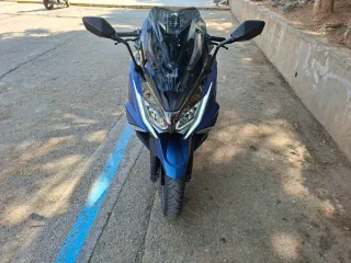 Kymco AK 550 Maxi Scooter Azul