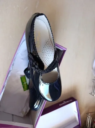 Zapatos charol niña negros T.32 nuevos
