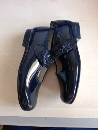 Zapatos charol niña negros T.32 nuevos