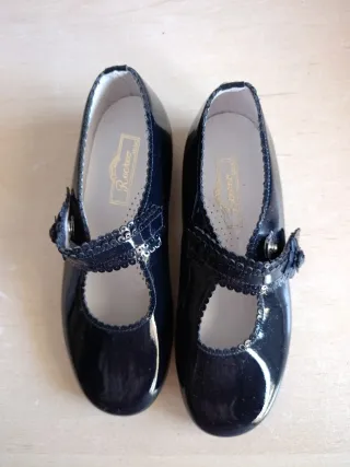 Zapatos charol niña negros T.32 nuevos