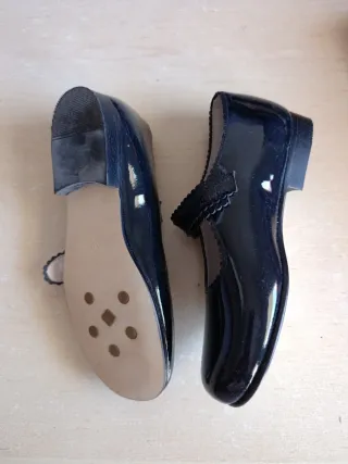 Zapatos charol niña negros T.32 nuevos