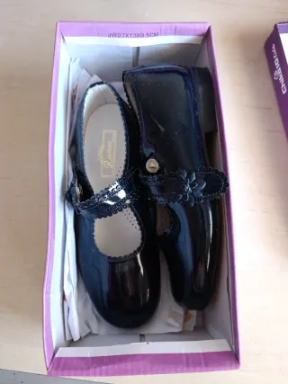 Zapatos charol niña negros T.32 nuevos