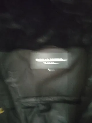 Supply & Demand Chaquetón Negro con Capucha