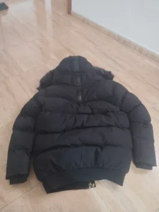 Supply & Demand Chaquetón Negro con Capucha