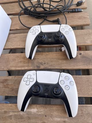 PS5 + 2 Mandos + FIFA 23