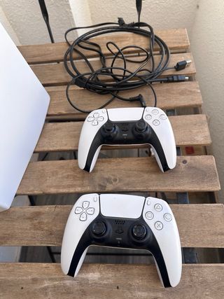 PS5 + 2 Mandos + FIFA 23