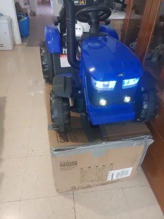 Tractor eléctrico infantil con remolque