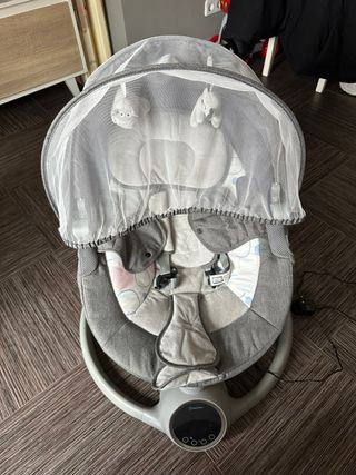 Mecedora bebé gris Marca BebeLuxe