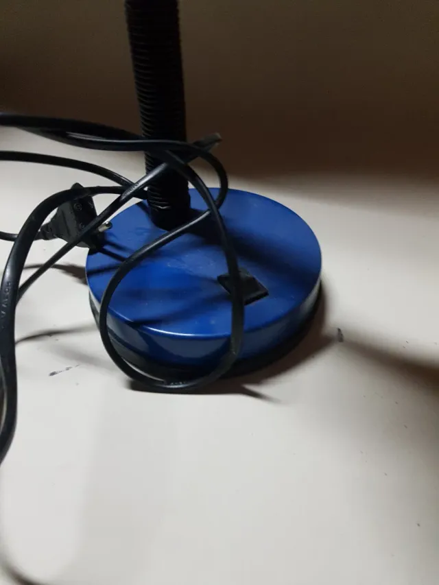 Lámpara de escritorio azul