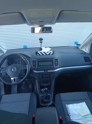 Volkswagen Sharan 2011.