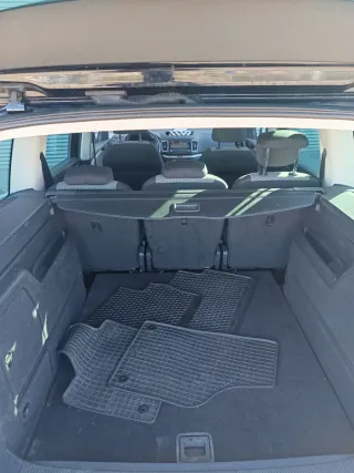 Volkswagen Sharan 2011.