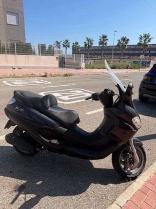 Piaggio X9 Evolution Maxi Scooter Negra