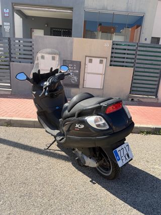 Piaggio X9 Evolution Maxi Scooter Negra