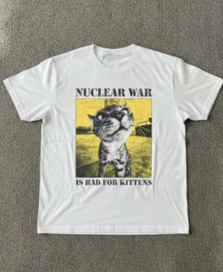 Camiseta Y2K Gato Nuclear War