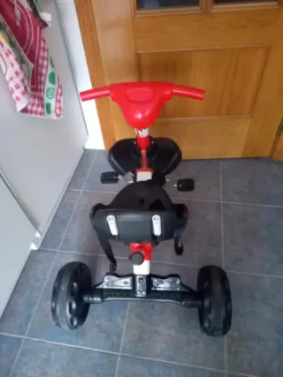 Triciclo correpasillos infantil
