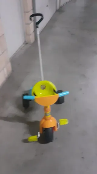 Triciclo correpasillos infantil