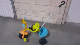 Triciclo correpasillos infantil