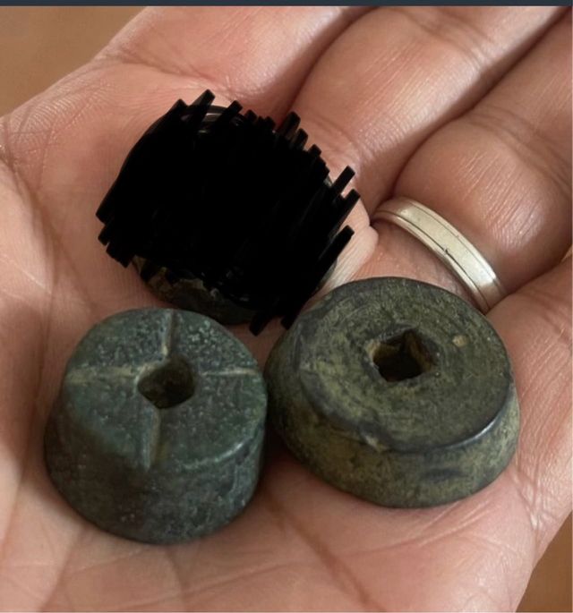 Pesas antiguas de bronce