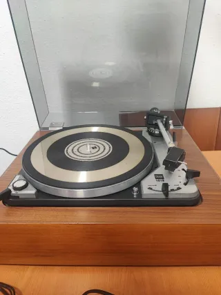 Altavoces AR Marrones y Beige