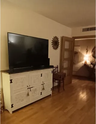 Aparador de madera maciza restaurado