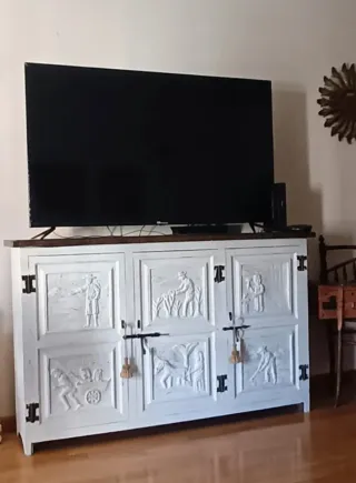 Aparador de madera maciza restaurado