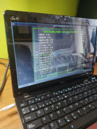 Portátil Asus Eee PC Retro Gaming