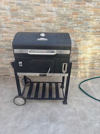 Barbacoa Kingstone Negra y Plateada mas funda.