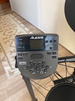 Batería Electrónica Alesis Nitro Mesh Kit