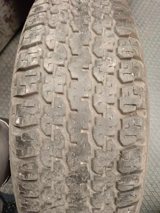 Llanta Terrano 2 235/75R15 105T