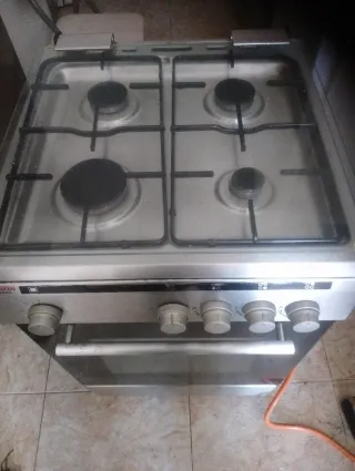 Cocina gas 4 fogones y horno