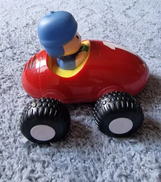Coche de carreras Pocoyó rojo con número 1