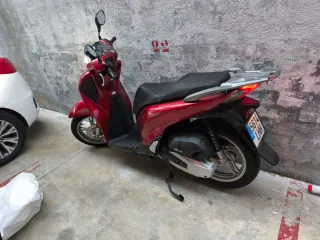 Honda SH125i Scooter Rojo/Negro