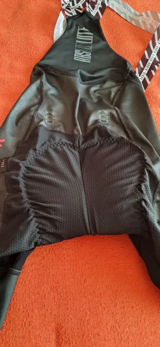 Conjunto gobik absolute niño. Talla  2XS