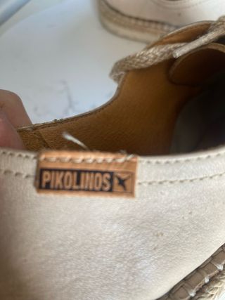 Zapatos Pikolinos mujer cómodos marrones y dorados