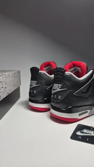 Jordan 4 Bred Reimagined size 40.5