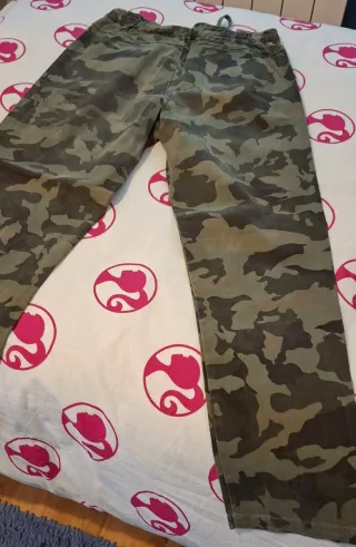 Pantalón camuflaje chica