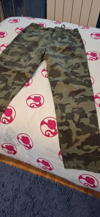 Pantalón camuflaje chica