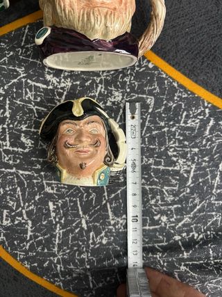 Lote 8 Jarras Royal Doulton