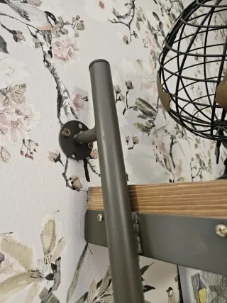 Escritorio de pared madera y metal