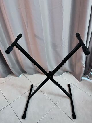 Teclado FLKeys49 Novation + soporte en X