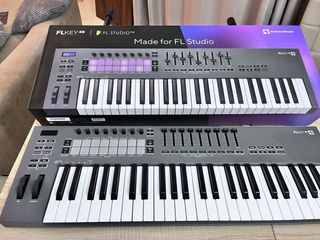 Teclado FLKeys49 Novation + soporte en X