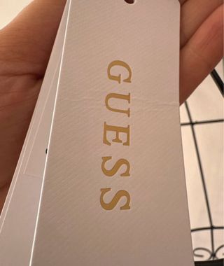 Boné Guess Bege/Branco